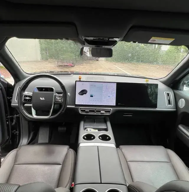 2023 LI L8 thumbnail 4