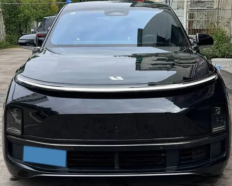 2023 LI L8 thumbnail 2