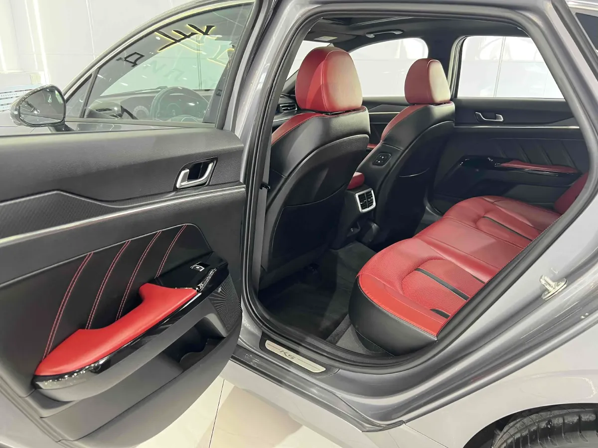 2021 Kia K5 2.0T 240HP L4 8AT,autocango,china used car exporter,china ev exporter,chinese used car exporter,chinese used ev exporter