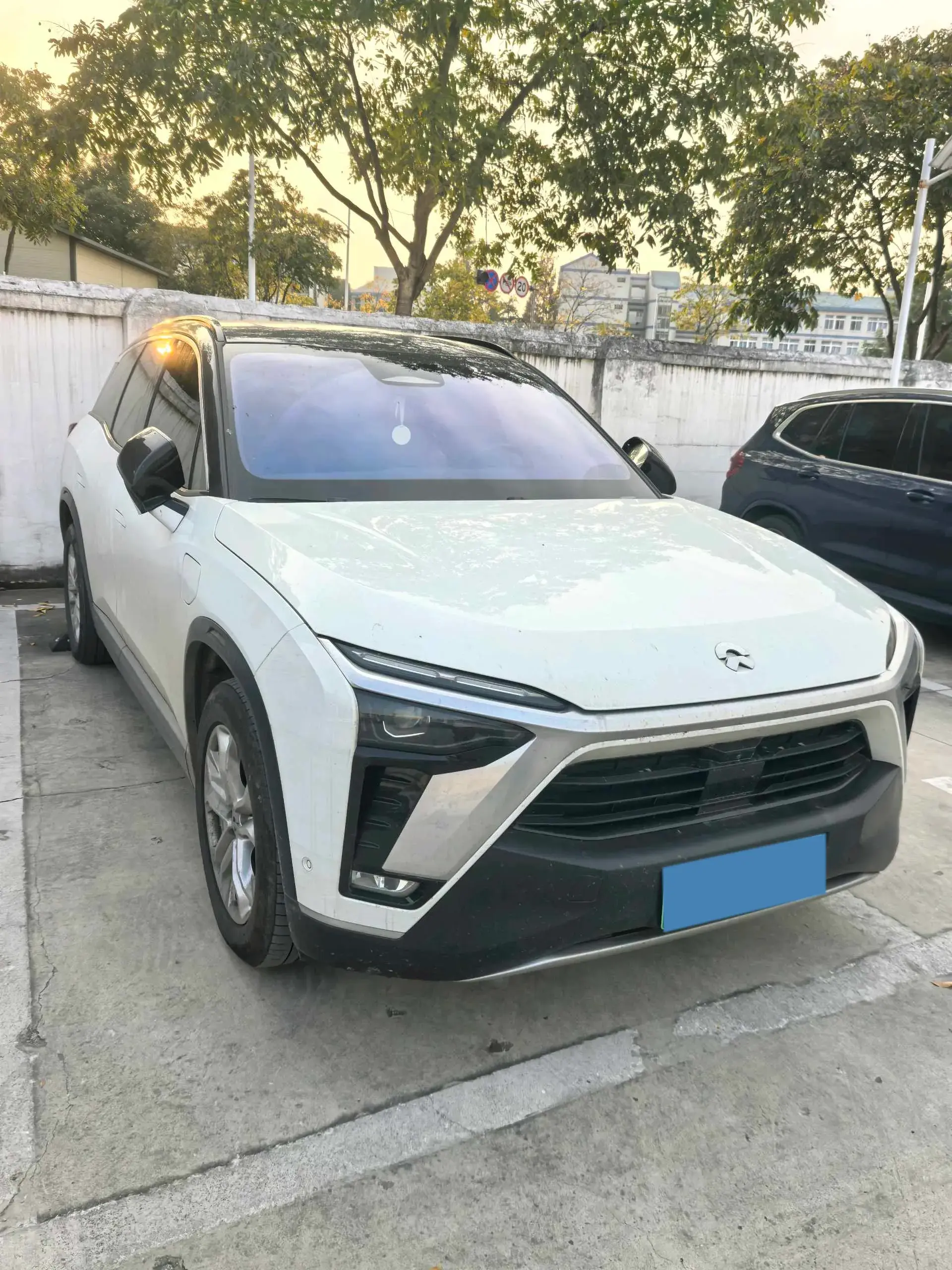 2020 NIO ES8 thumbnail 2