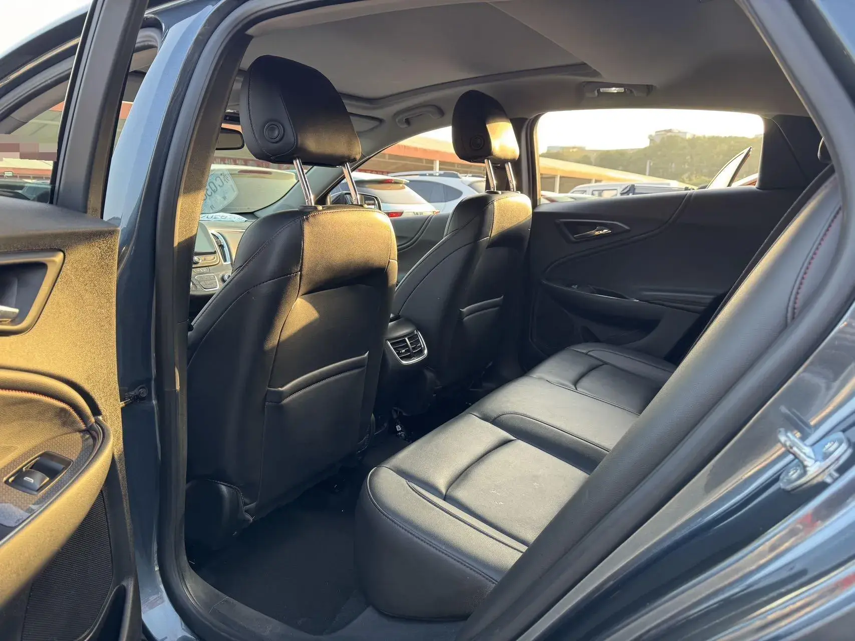 2021 CHEVROLET MALIBU thumbnail 4