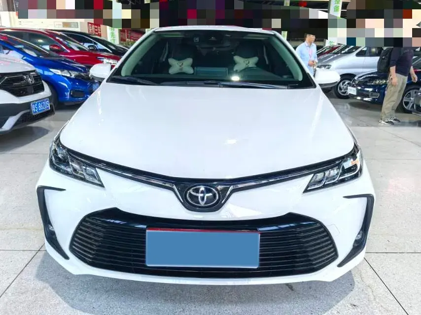 2023 TOYOTA COROLLA thumbnail 3