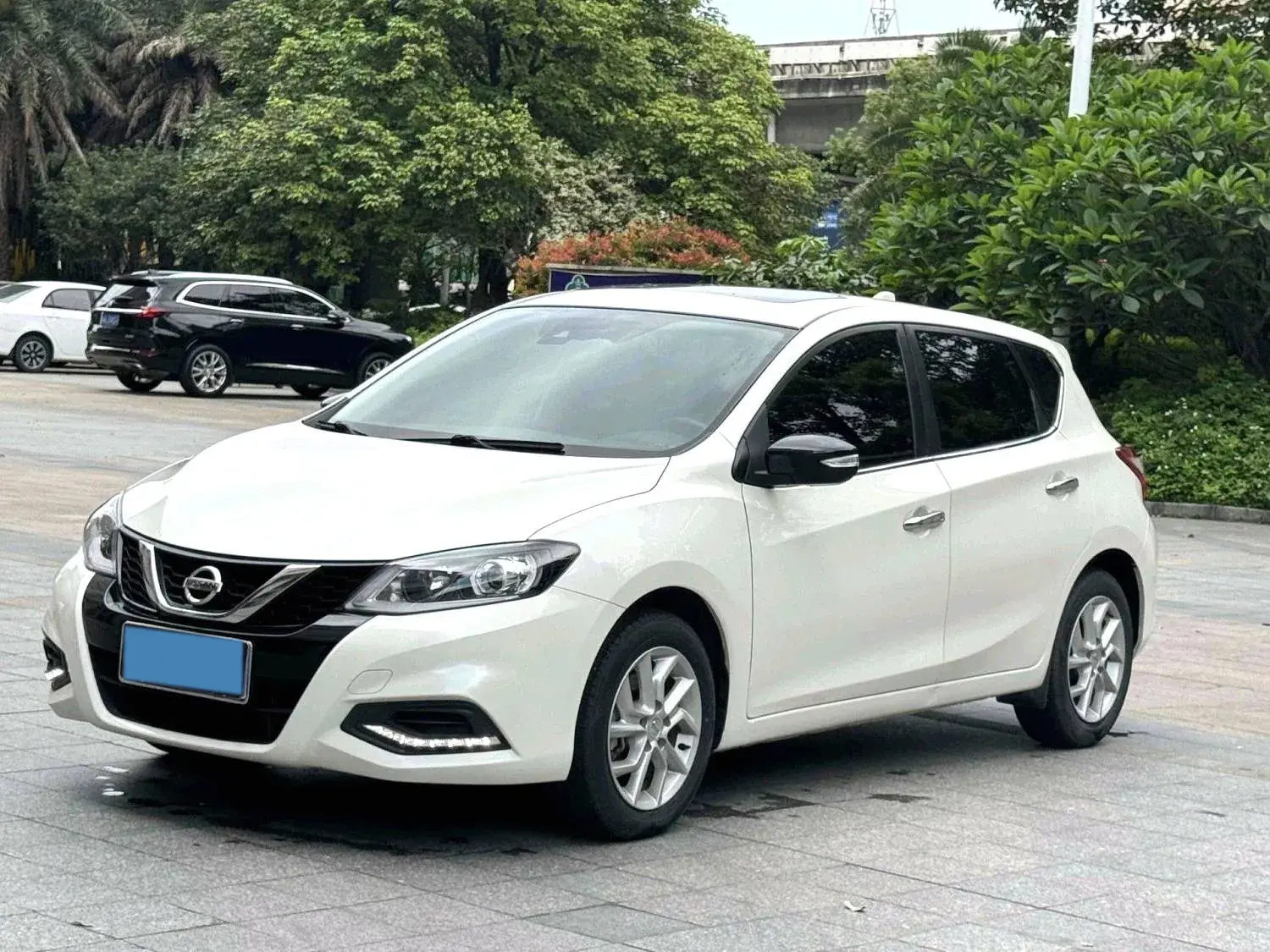 2021 NISSAN TIIDA view 1
