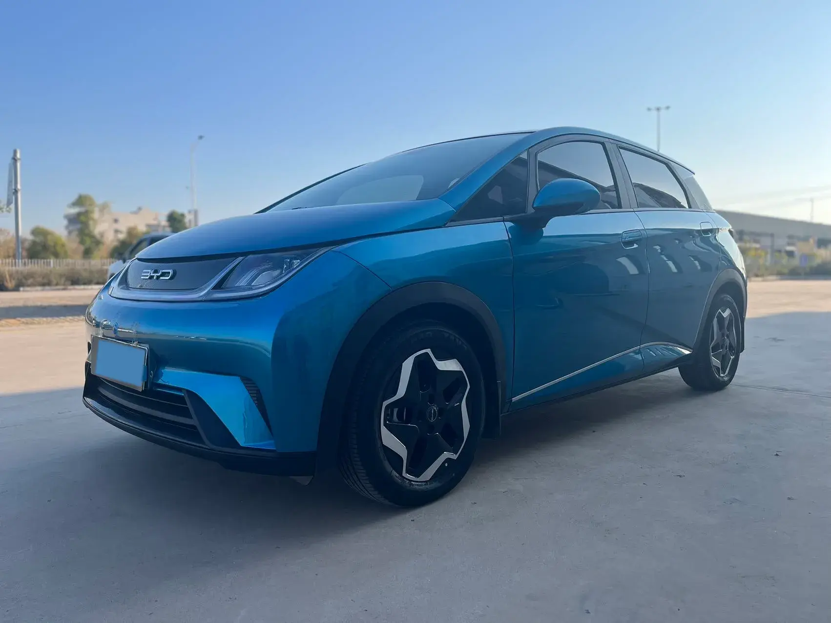 2021 BYD DOLPHIN view 1