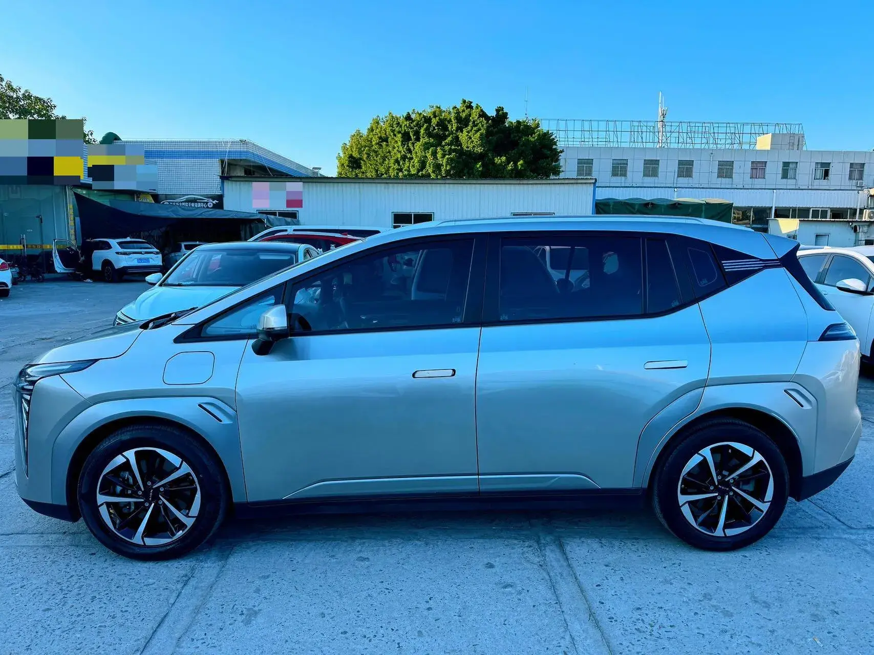 2023 AION Y thumbnail 3