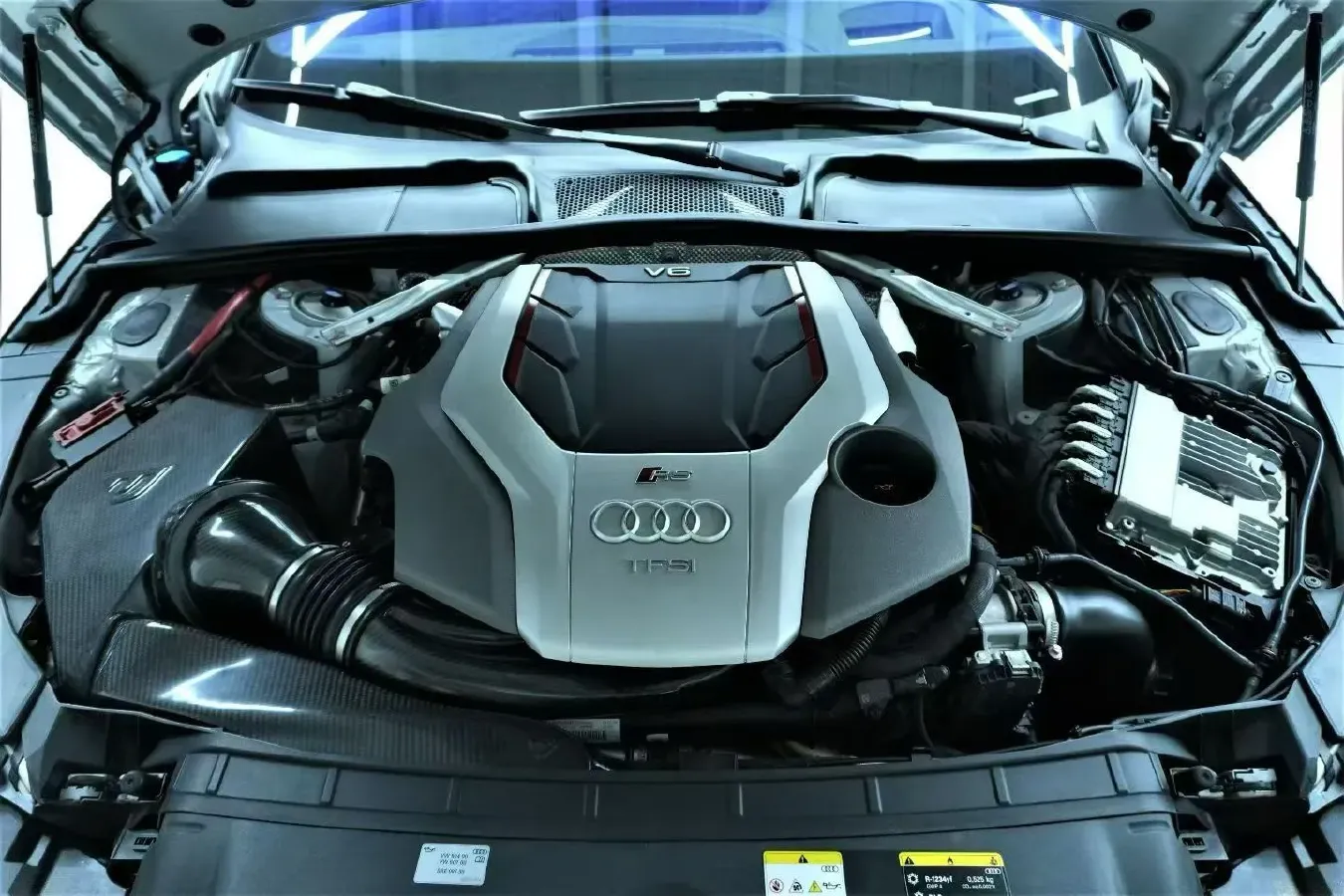 2023 Audi RS 4 2.9T 450HP V6 8AT,autocango,china used car exporter,china ev exporter,chinese used car exporter,chinese used ev exporter