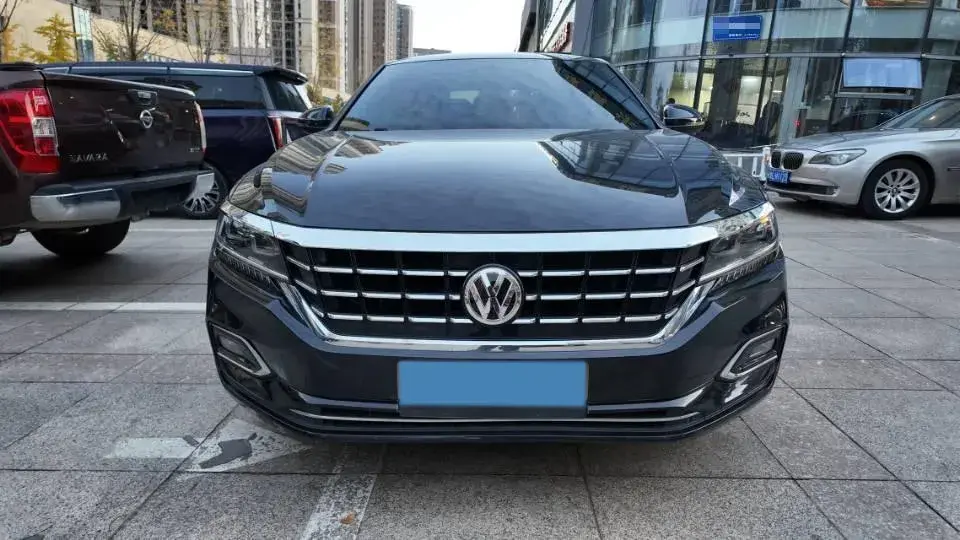 2020 VOLKSWAGEN PASSAT thumbnail 2