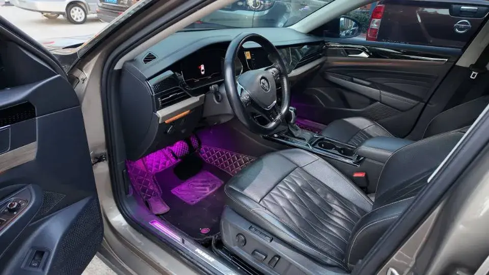 2020 VOLKSWAGEN PASSAT thumbnail 4