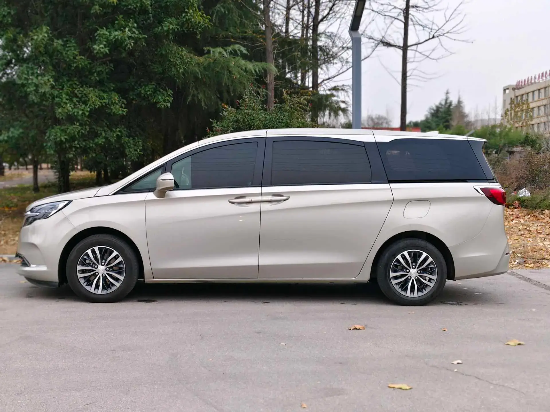 2021 BUICK GL8 thumbnail 3