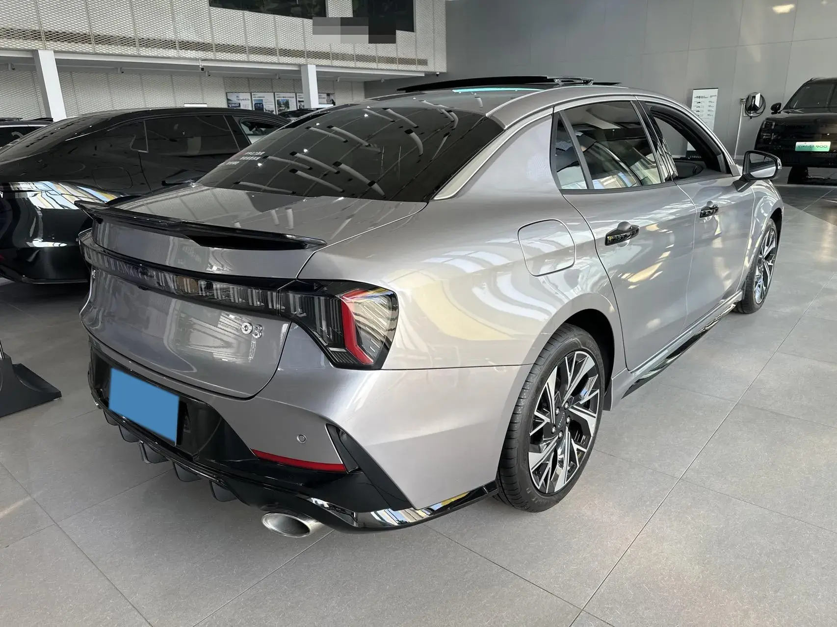 2023 LYNK&CO 03 thumbnail 3