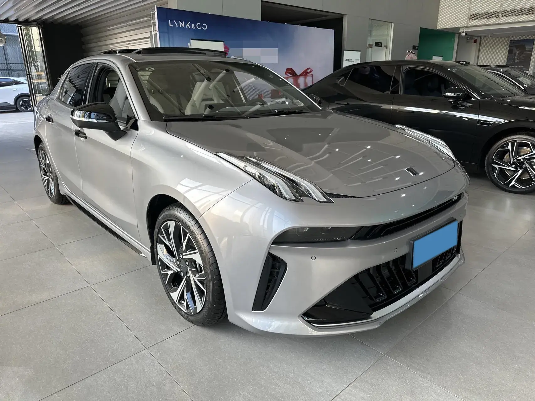 2023 LYNK&CO 03 thumbnail 2