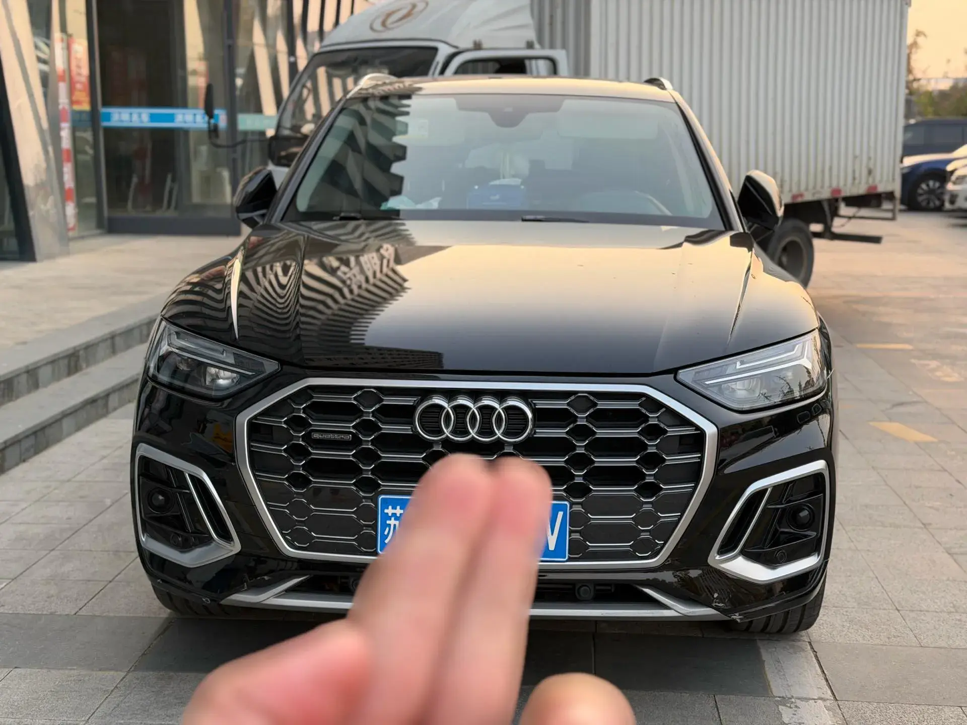 2022 AUDI Q5L thumbnail 2