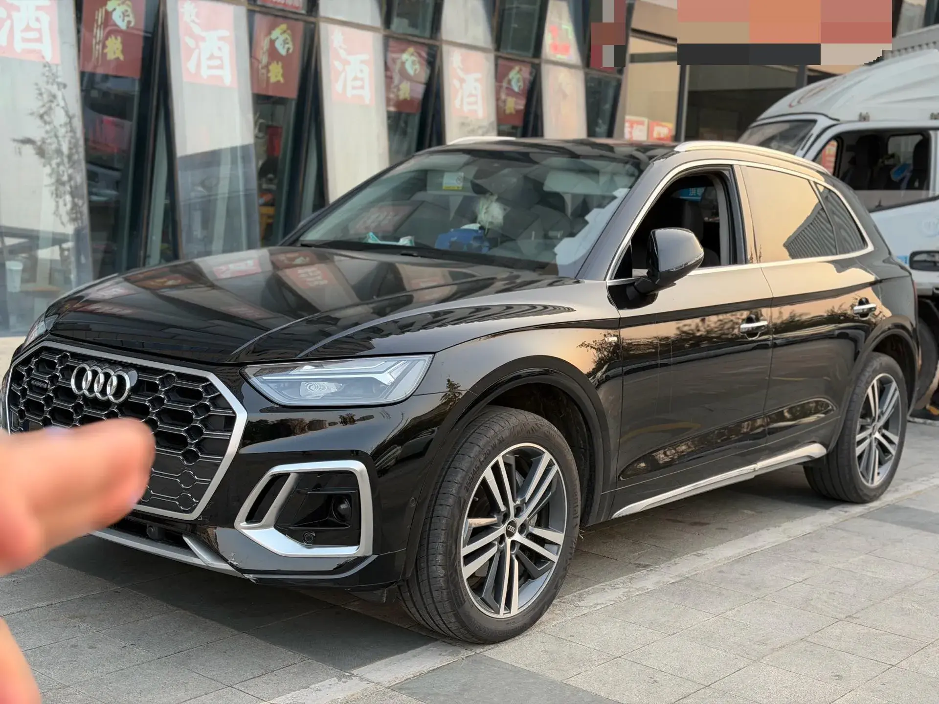 2022 AUDI Q5L view 1