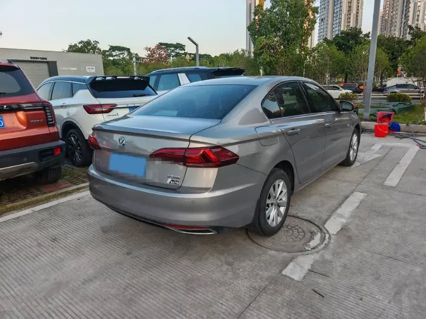 2019 VOLKSWAGEN BORA thumbnail 3