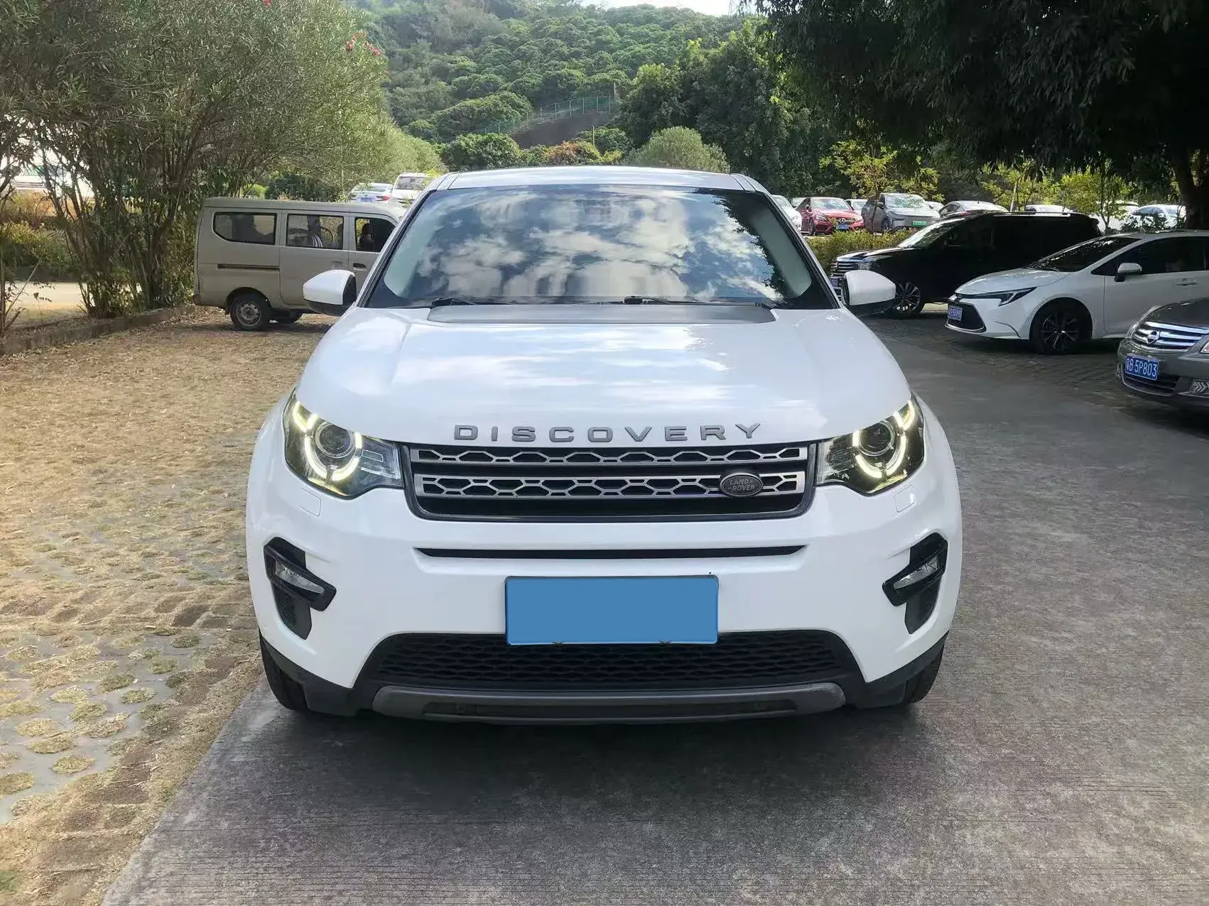 2019 LAND ROVER thumbnail 2