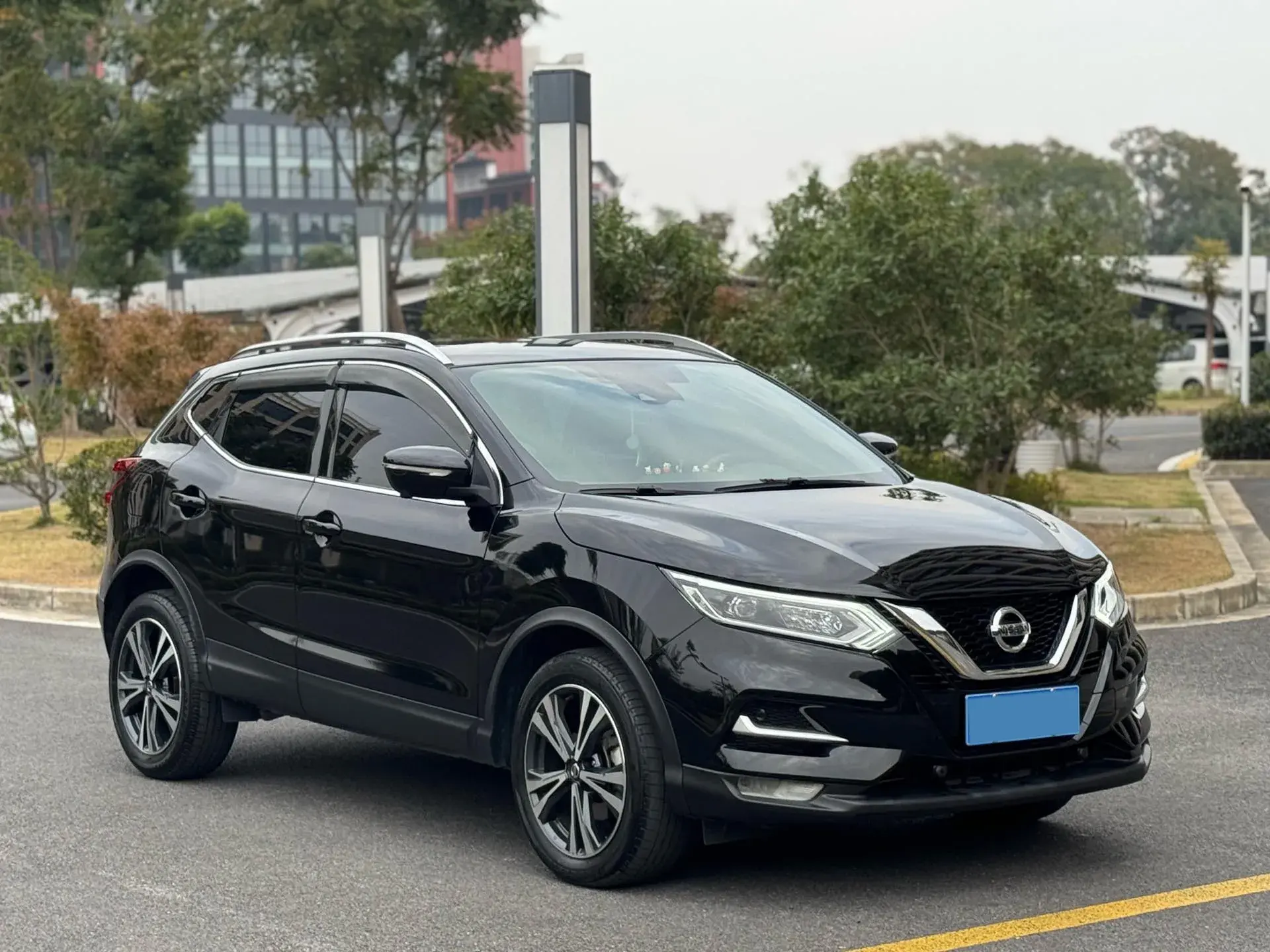 2022 NISSAN QASHQAI thumbnail 3
