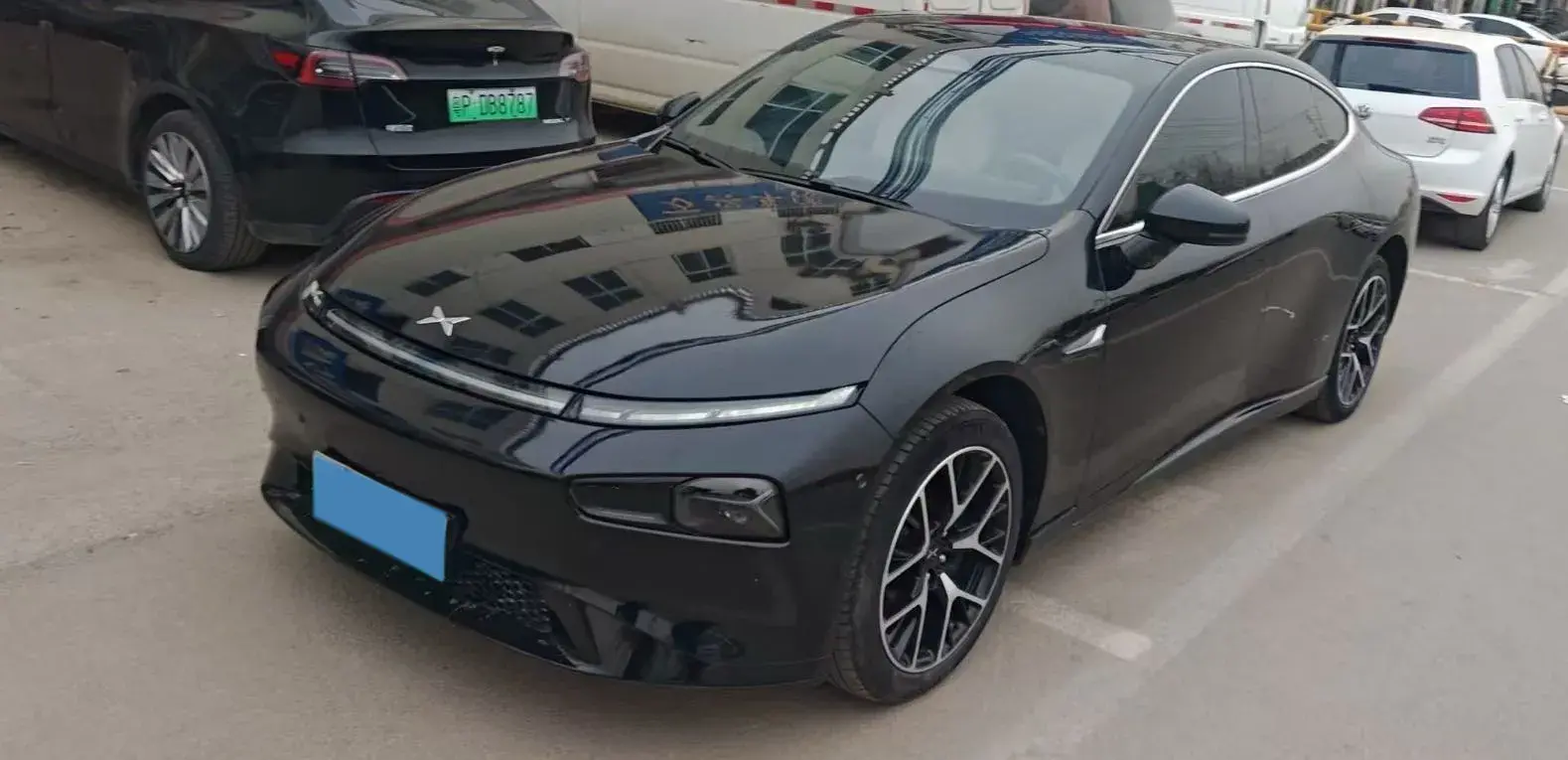 2023 XPENG P7 view 1