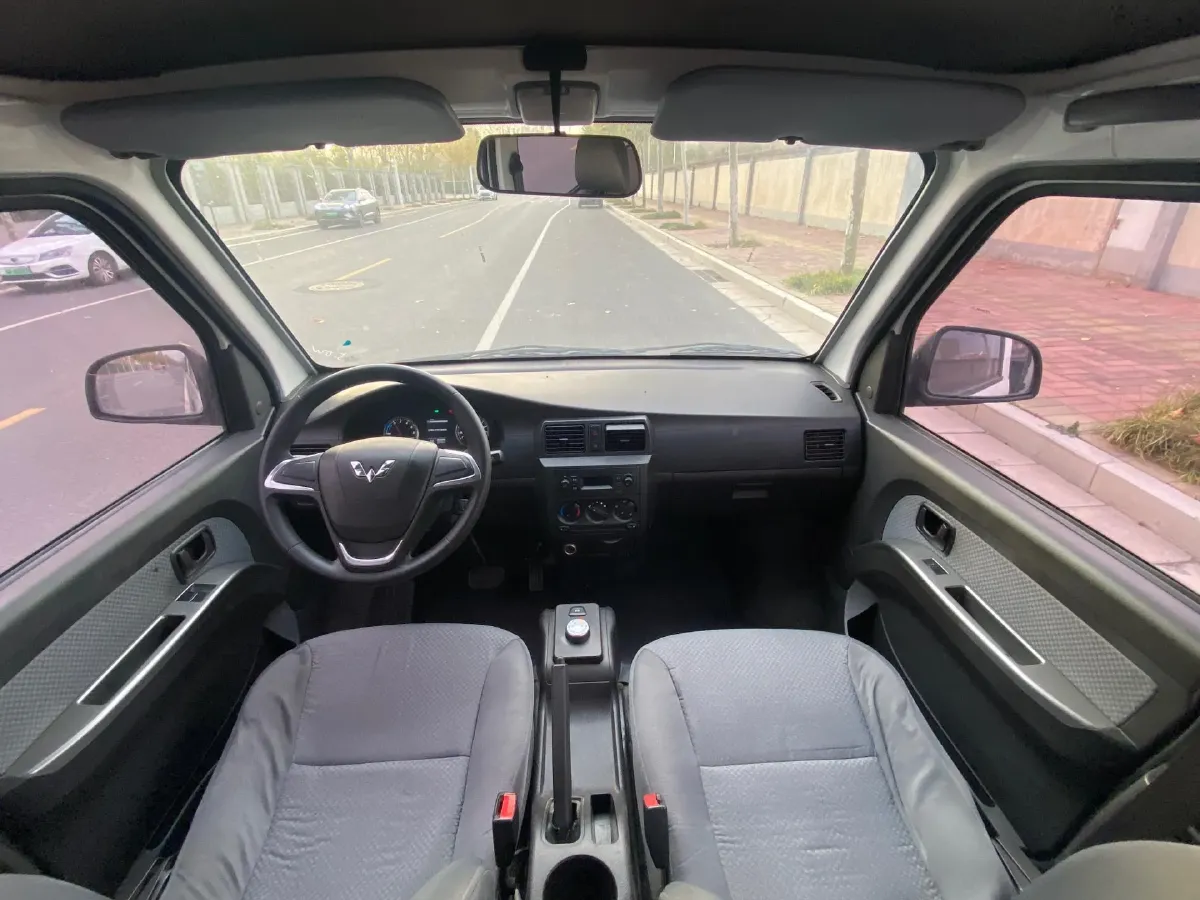 2020 WuLing RongGuang EV BEV 41.6KWH,autocango,china used car exporter,china ev exporter,chinese used car exporter,chinese used ev exporter