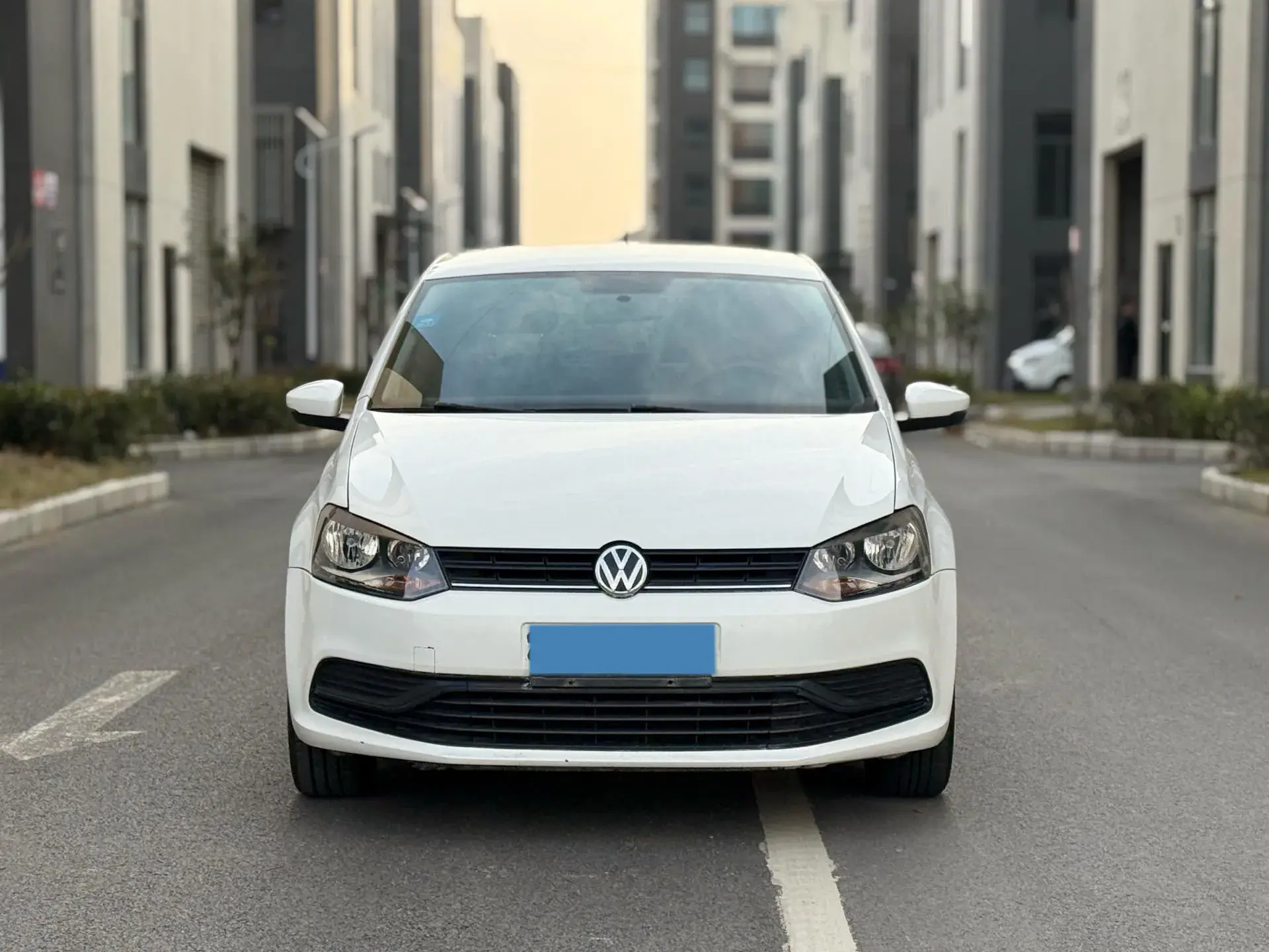 2016 VOLKSWAGEN POLO thumbnail 2