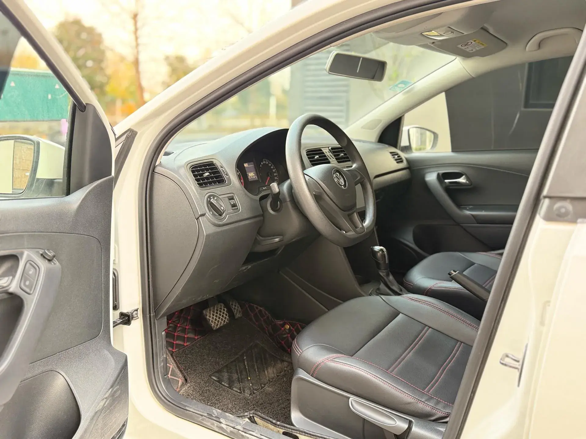 2016 VOLKSWAGEN POLO thumbnail 4