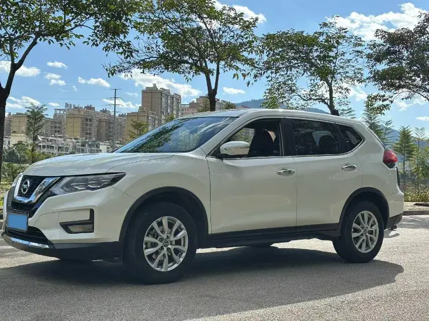 2020 NISSAN X-TRAIL view 1