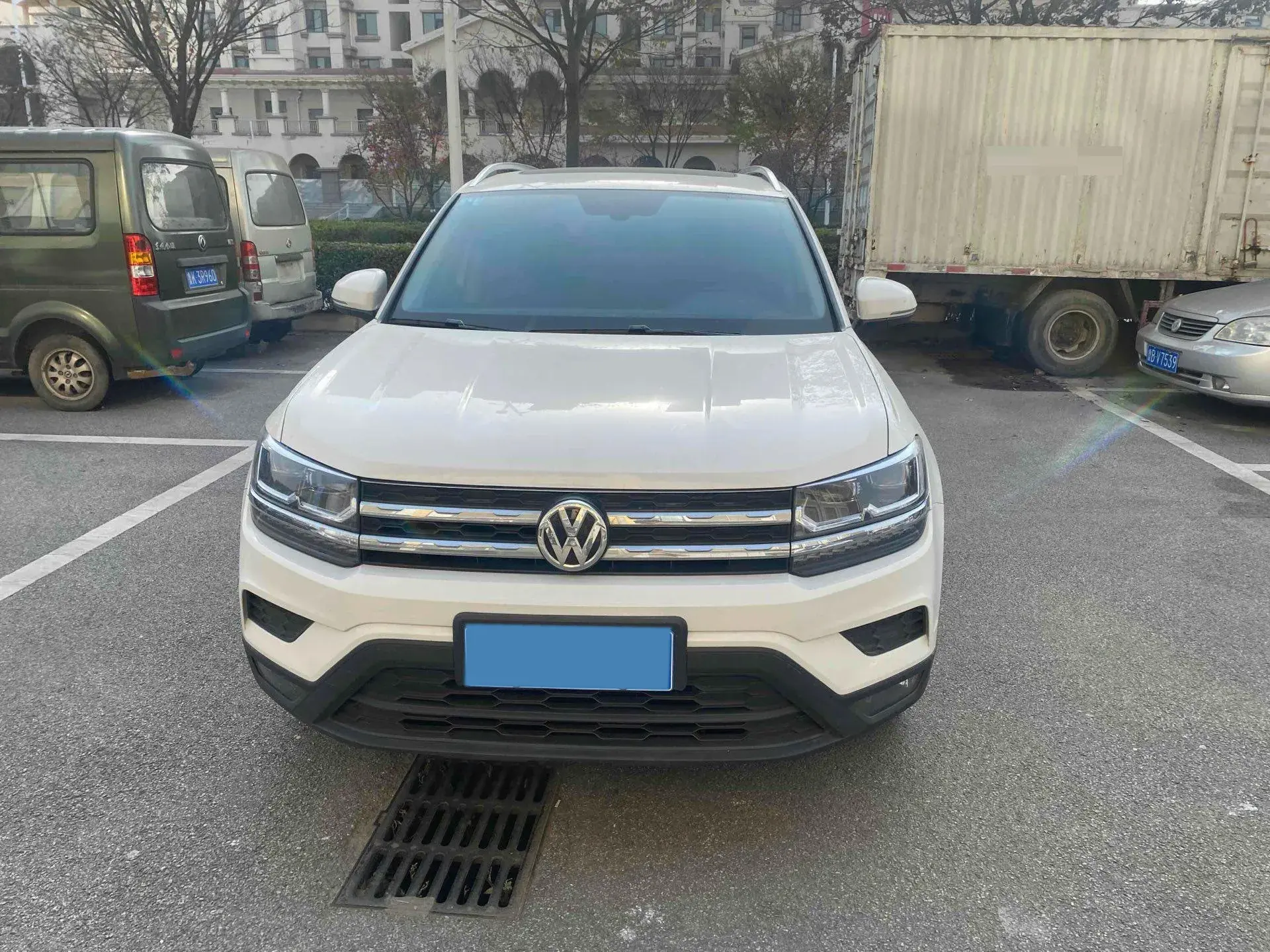 2021 VOLKSWAGEN THARU thumbnail 2