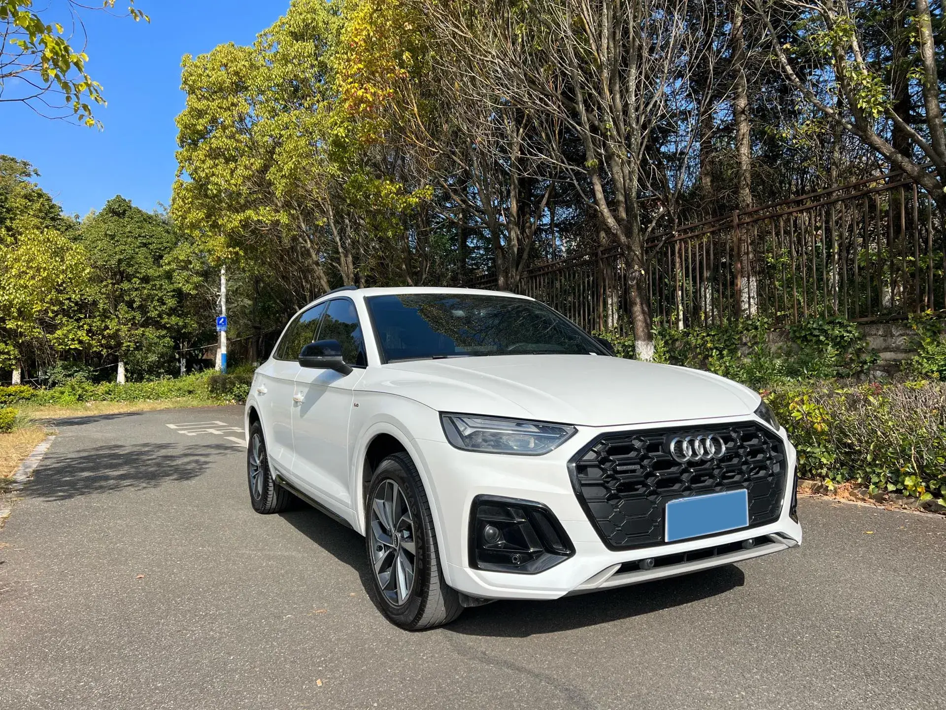 2023 AUDI Q5L thumbnail 3