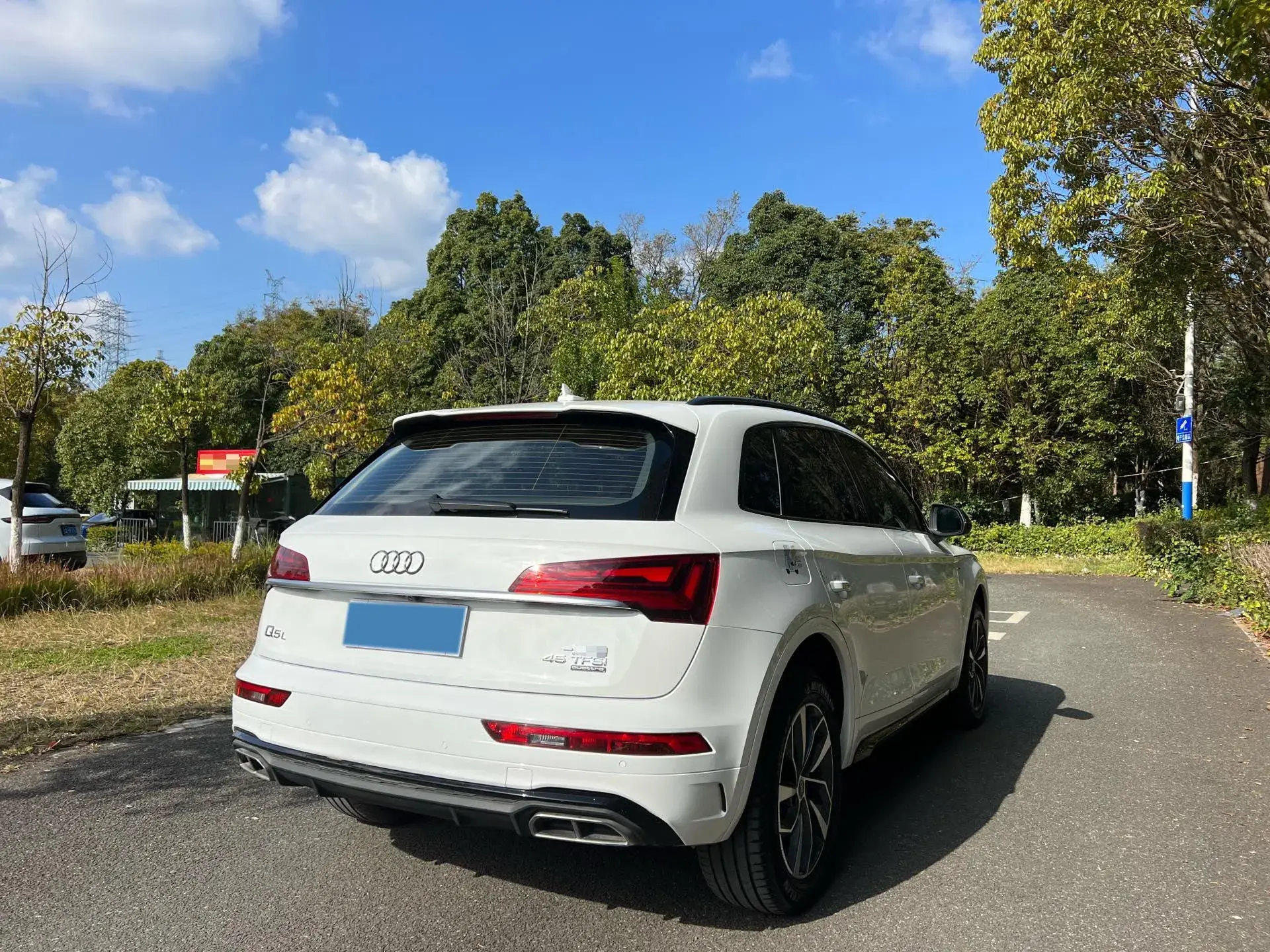 2023 AUDI Q5L thumbnail 4