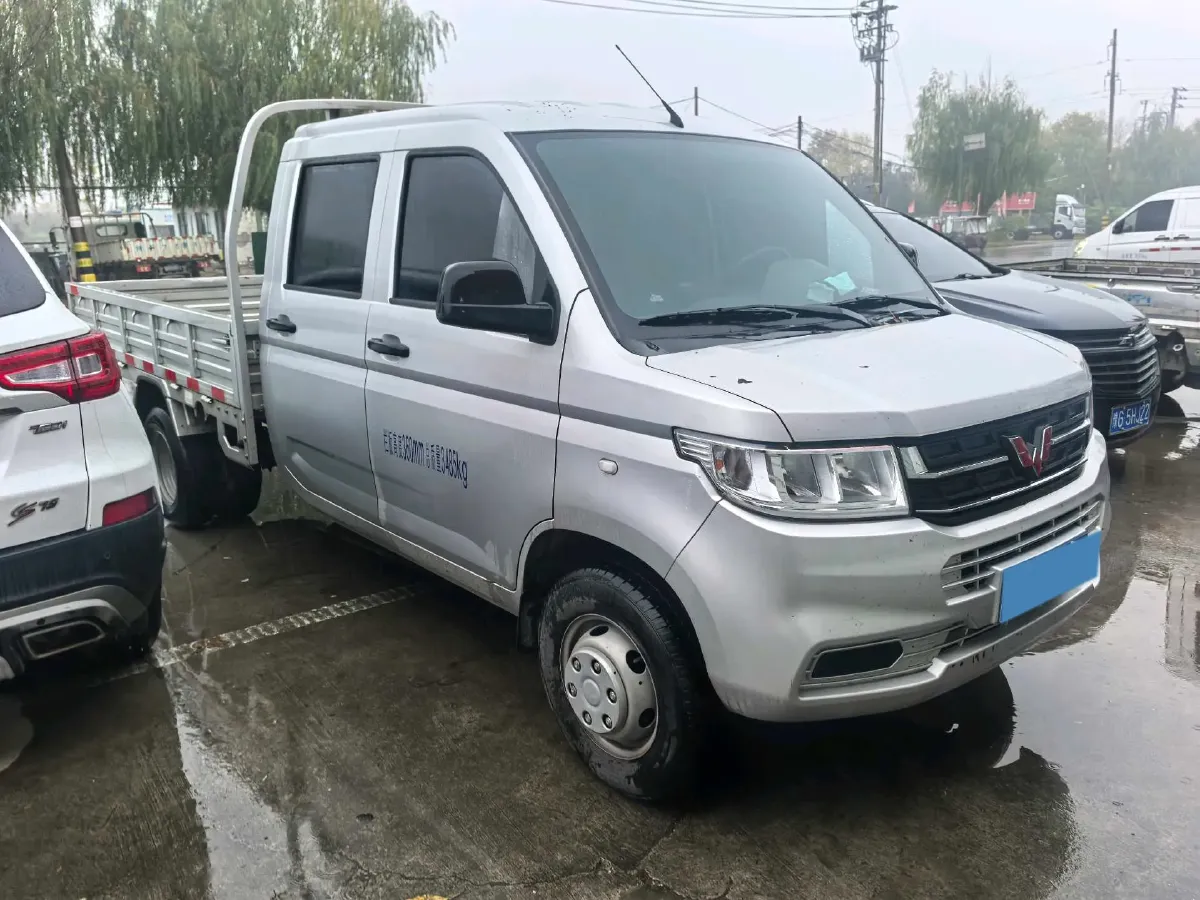 2023 WuLing RongGuang New Truck 2.0L 136HP L4 5MT,autocango,china used car exporter,china ev exporter,chinese used car exporter,chinese used ev exporter