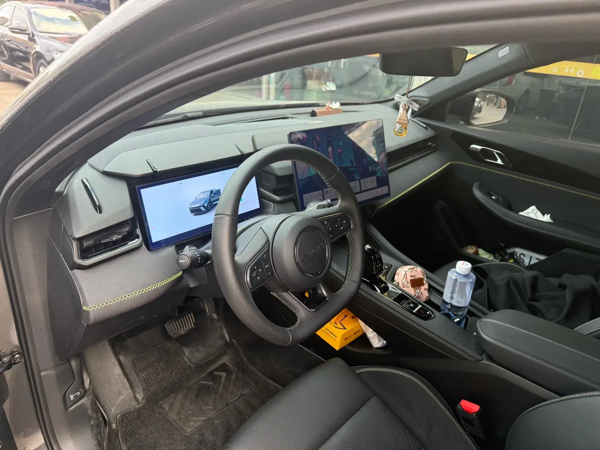 2023 LYNK&CO 03 thumbnail 4