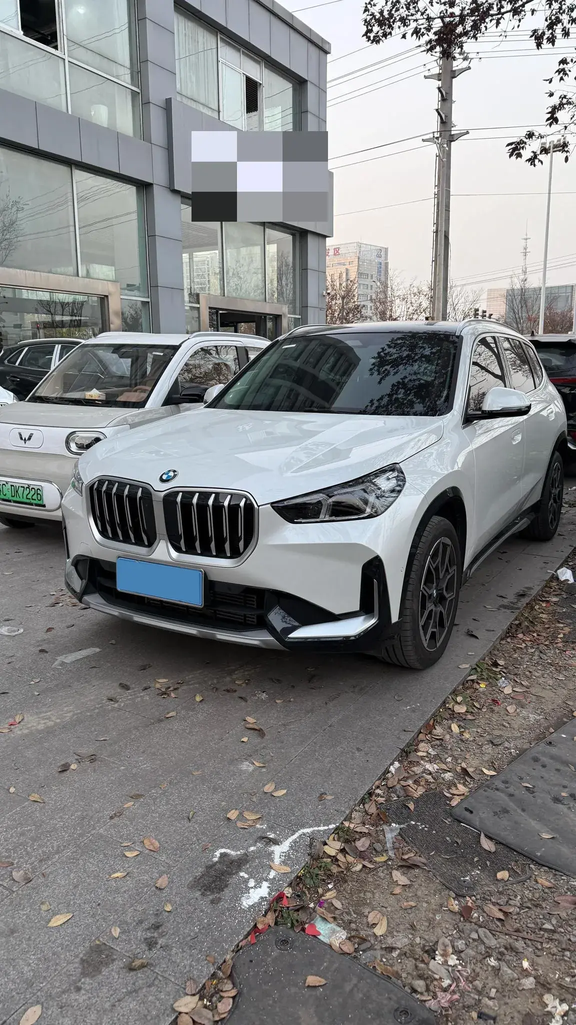 2025 BMW X1 view 1