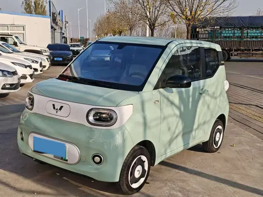 2024 WULING HONGGUANG view 1