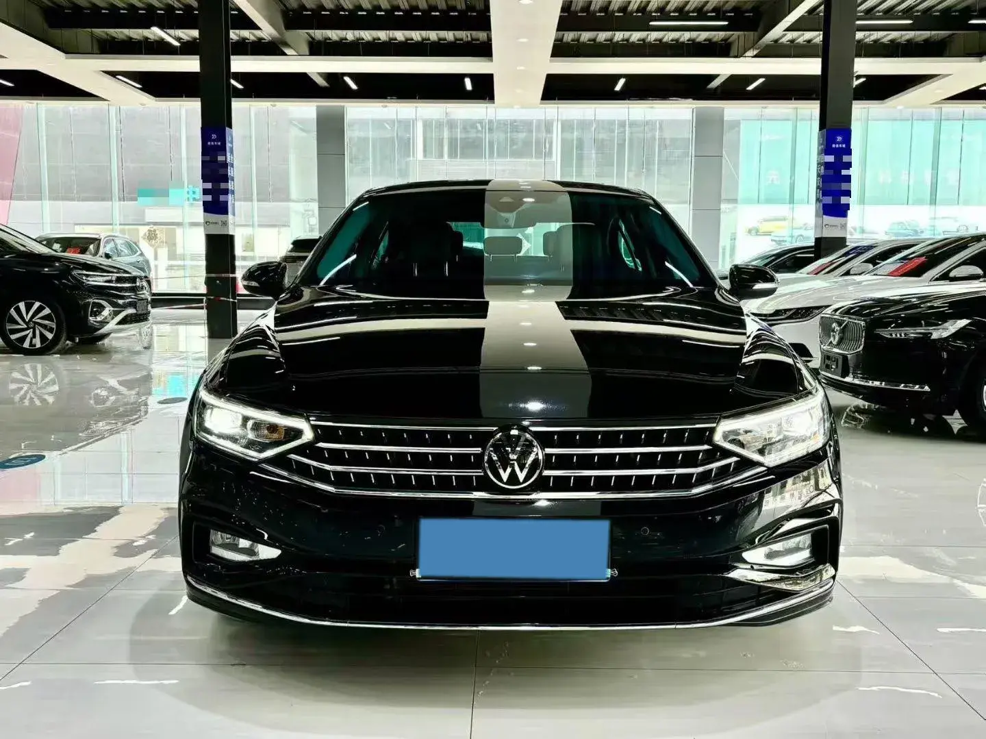 2023 VOLKSWAGEN MAGOTAN thumbnail 2