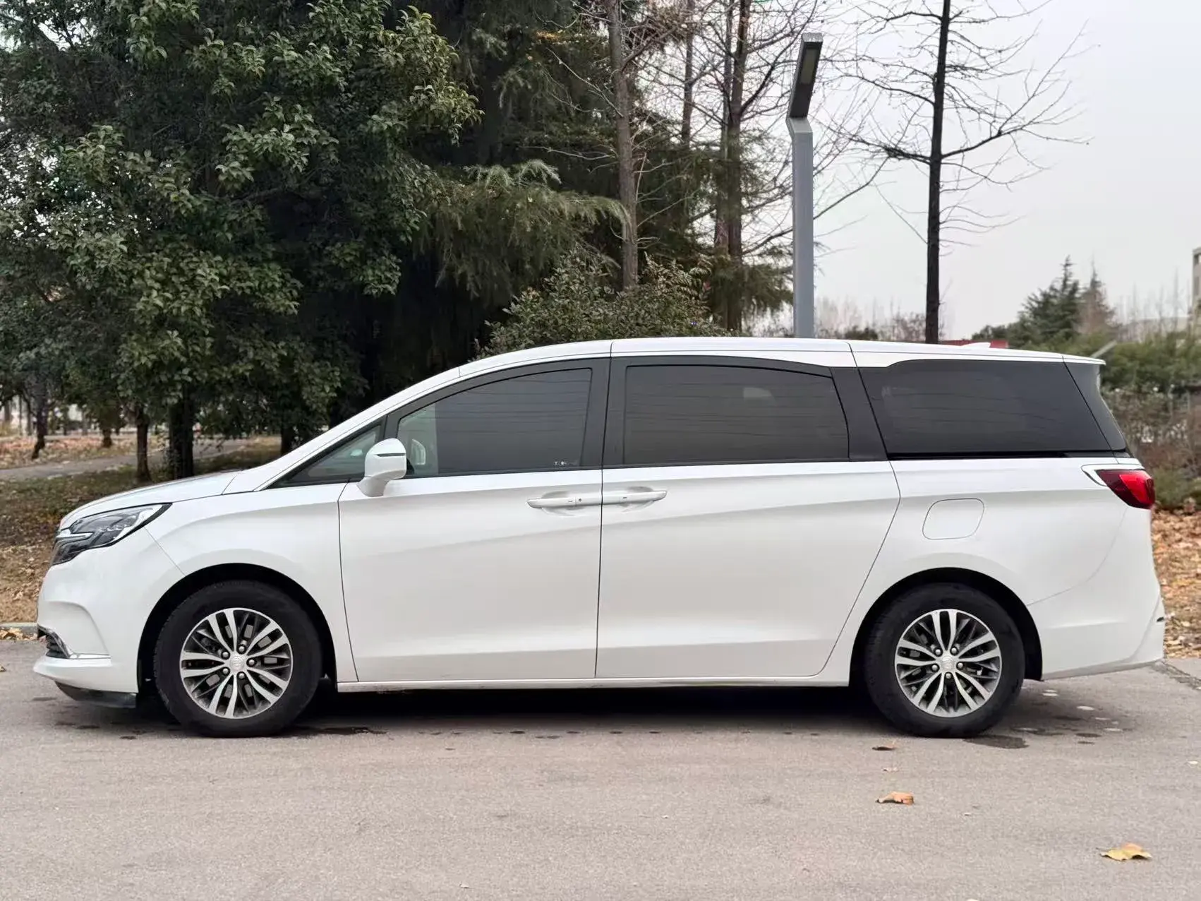 2021 BUICK GL8 thumbnail 3