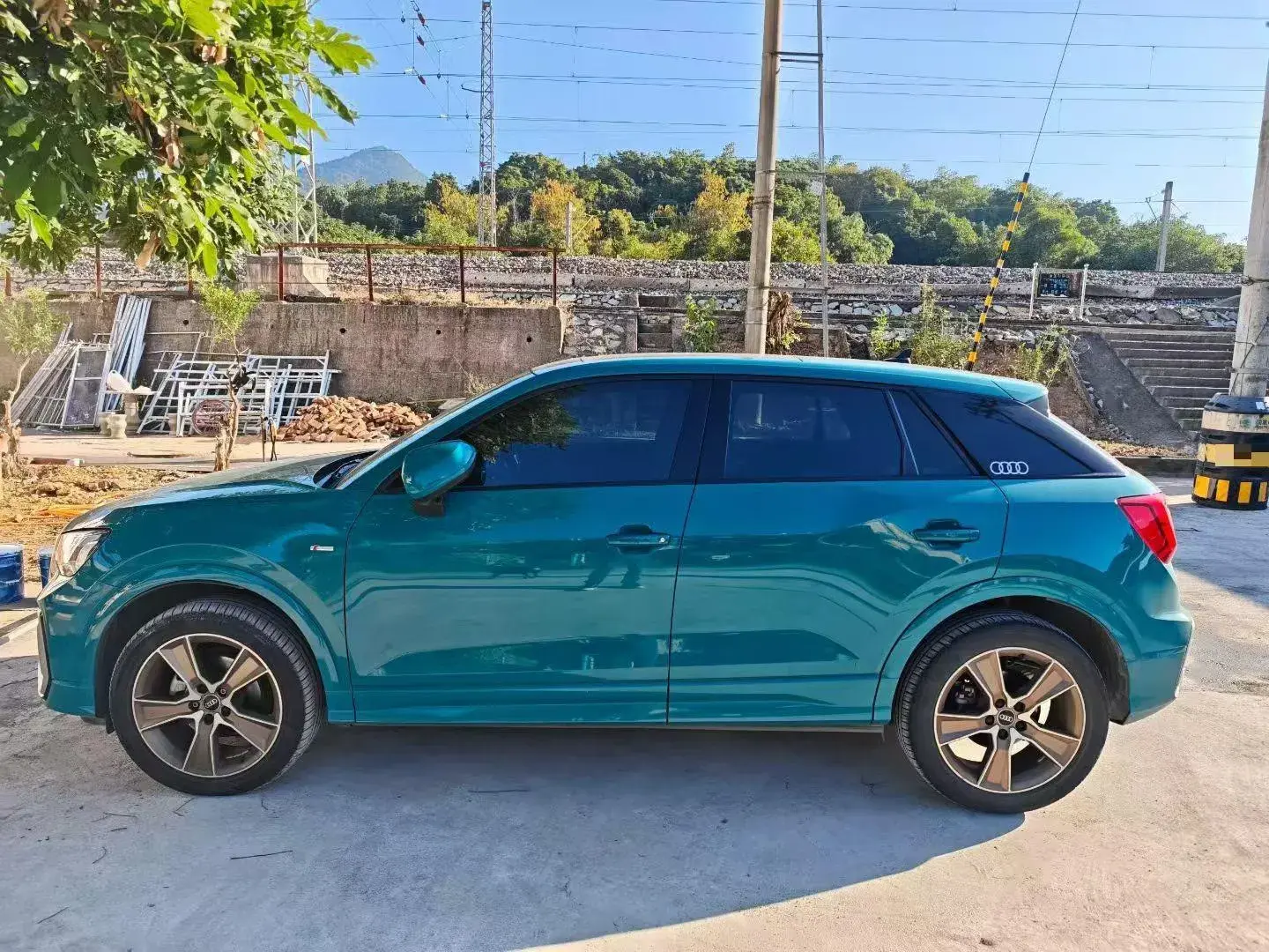 2021 AUDI Q2L thumbnail 3