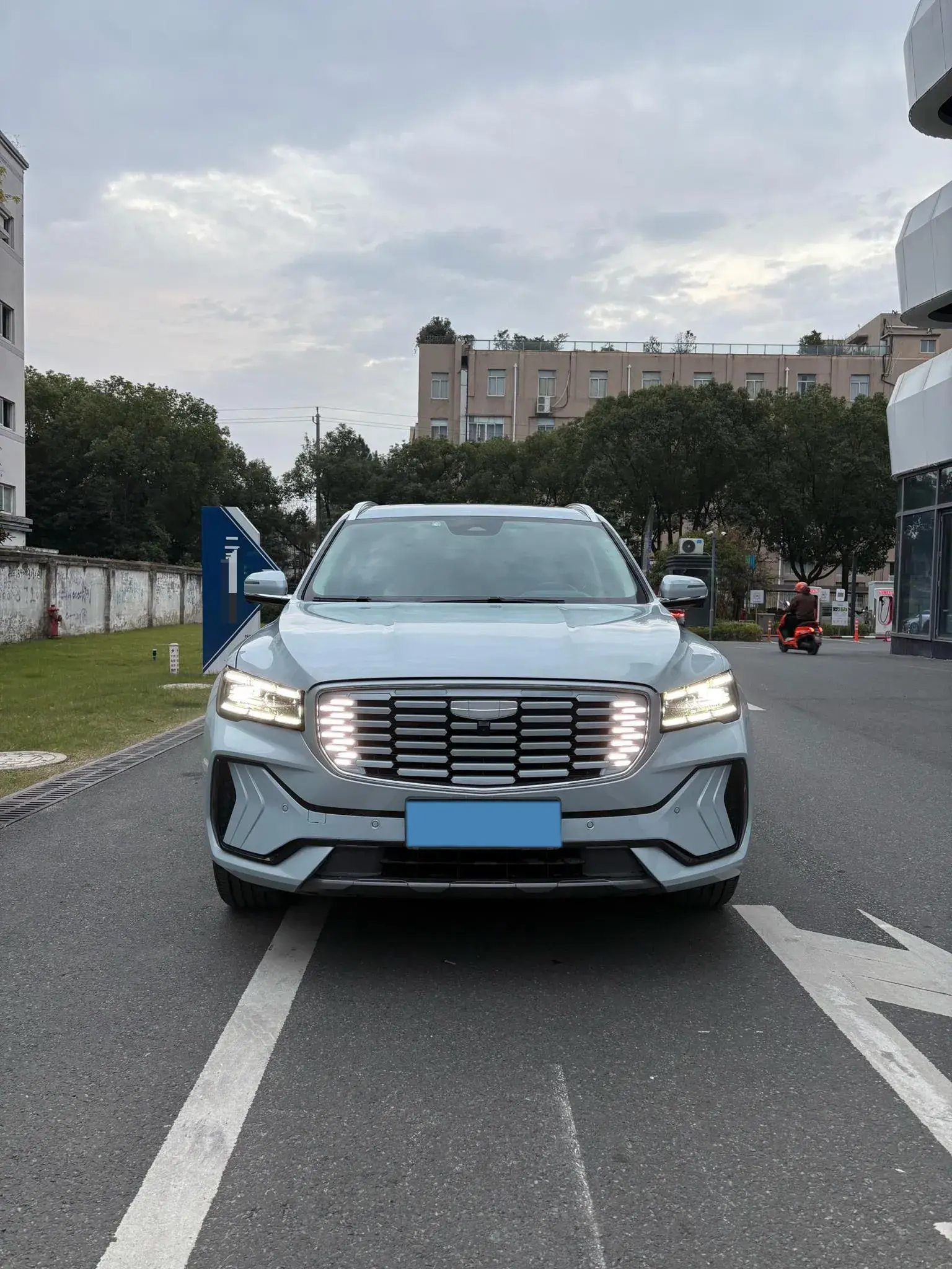 2022 GEELY MONJARO thumbnail 2