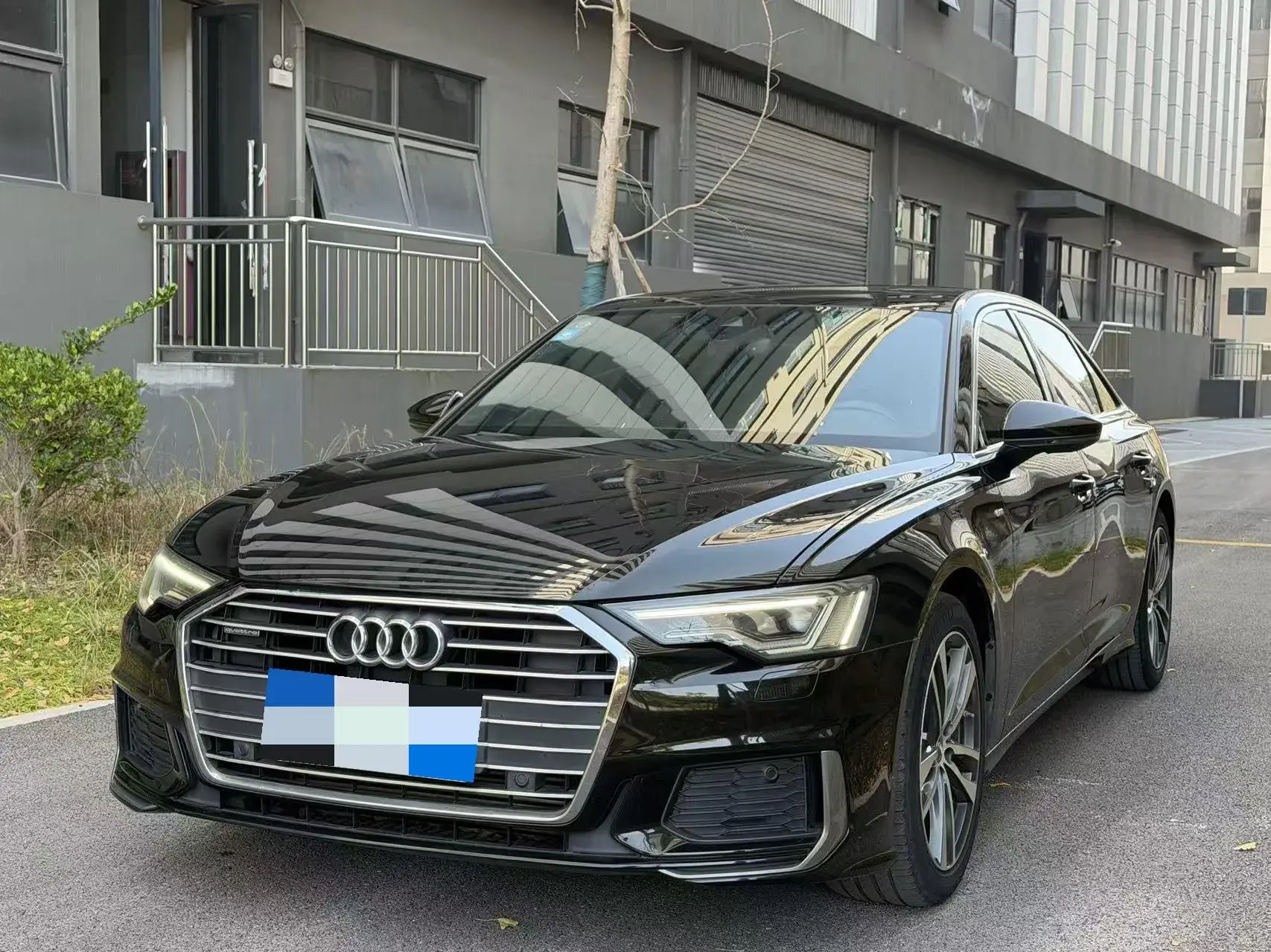 2019 AUDI A6L view 1