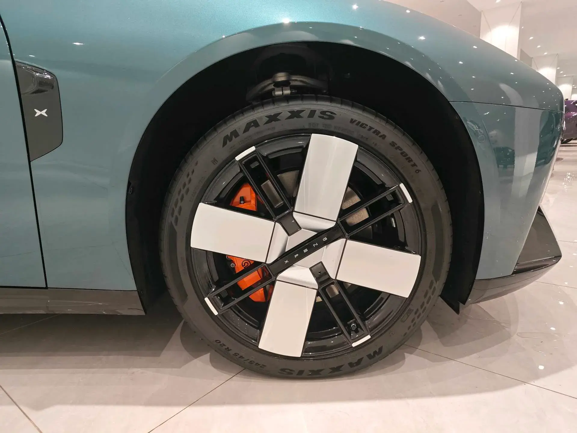 2025 XPENG P7 thumbnail 3