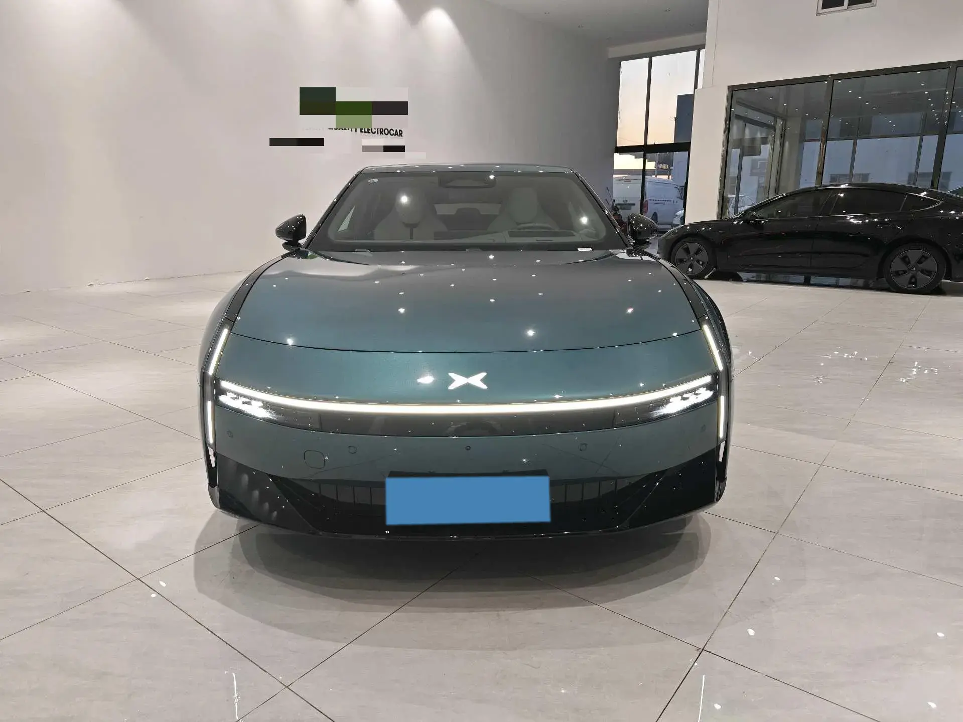 2025 XPENG P7 thumbnail 2