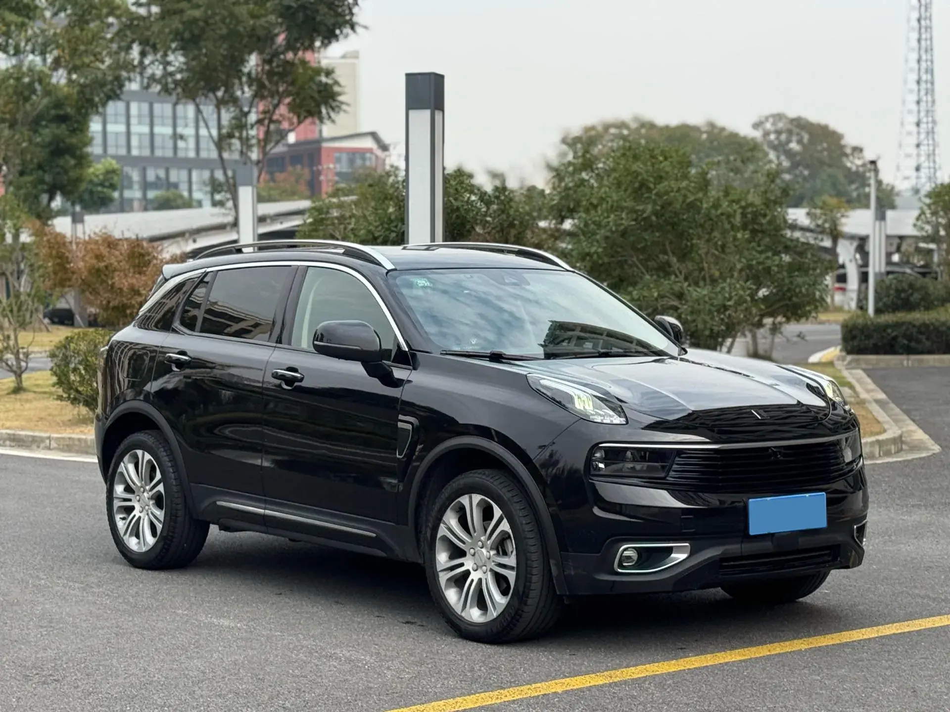 2019 LYNK&CO 01 thumbnail 3