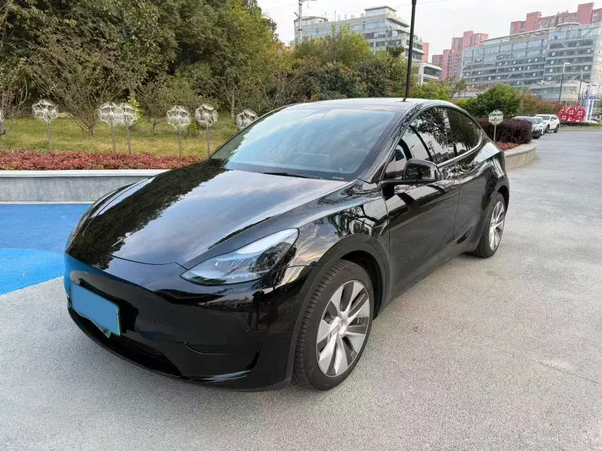 2022 TESLA MODEL view 1