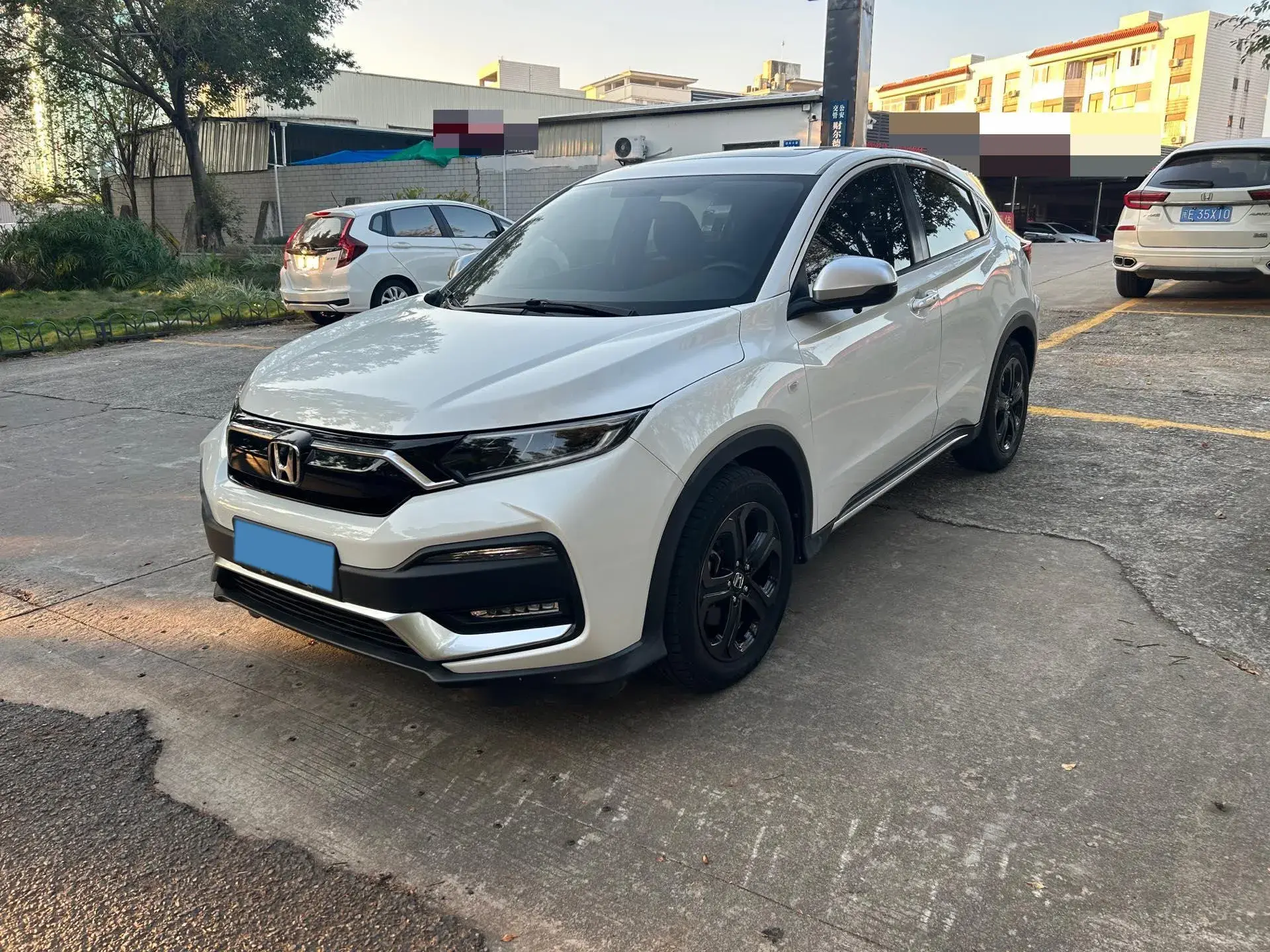 2022 HONDA XR-V view 1