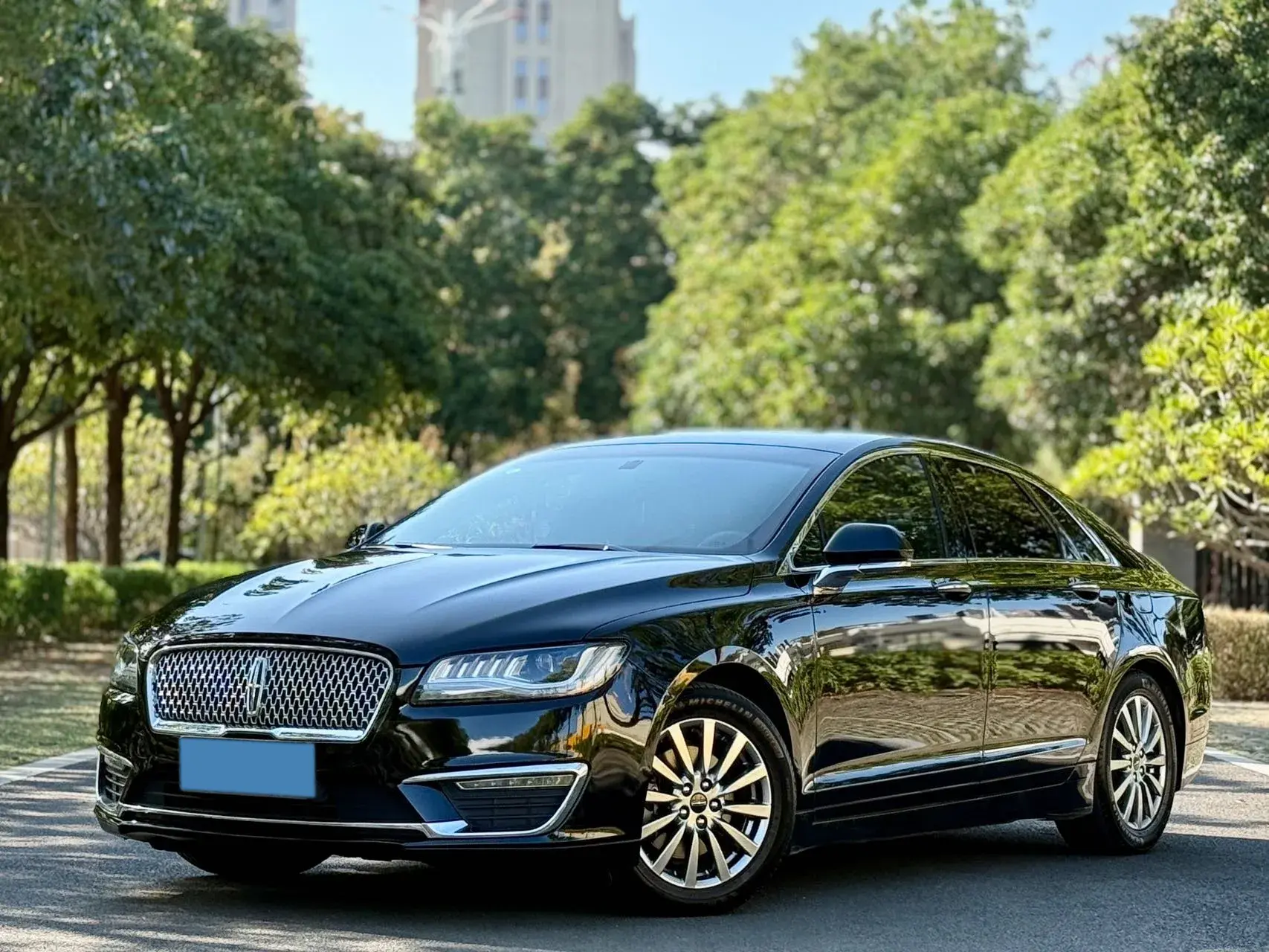 2018 LINCOLN MKZ view 1