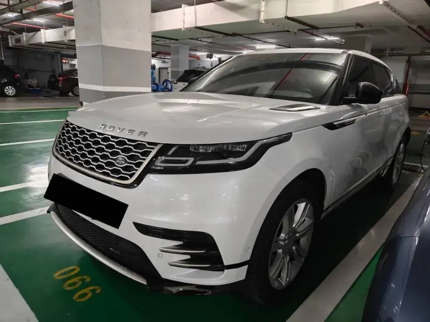 2022 LAND ROVER view 1