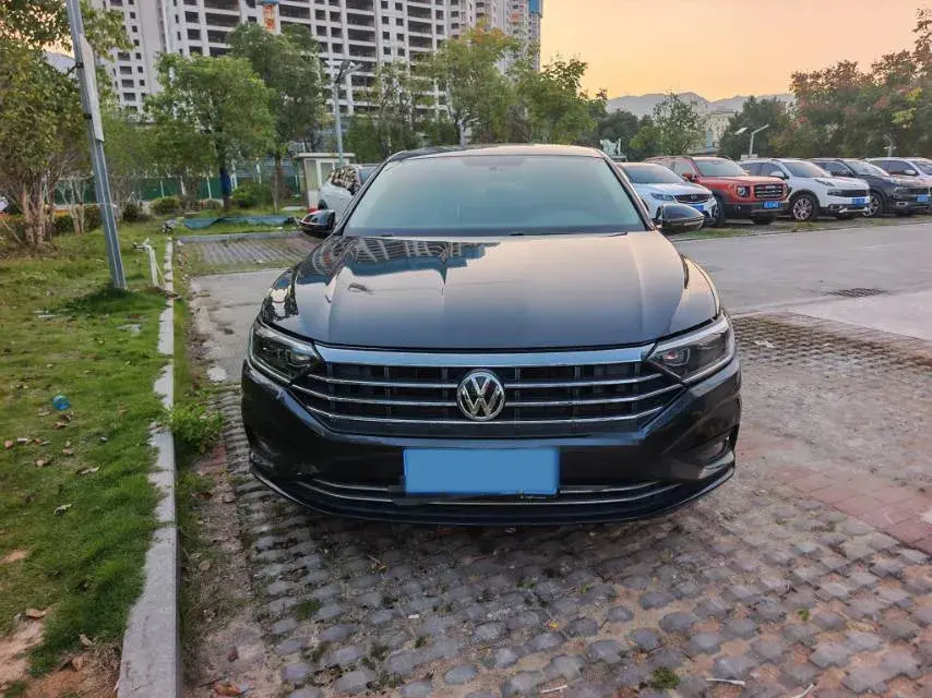 2020 VOLKSWAGEN SAGITAR thumbnail 4