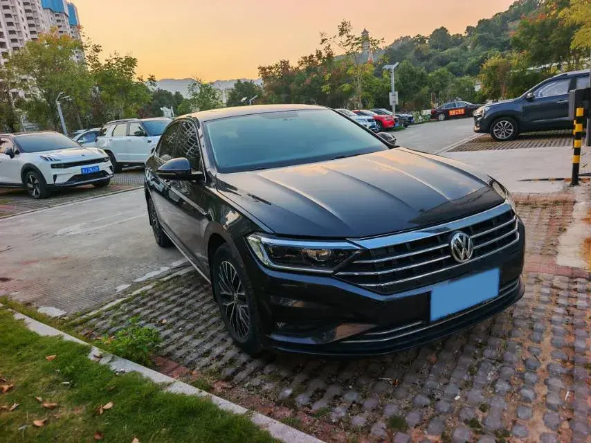 2020 VOLKSWAGEN SAGITAR thumbnail 2