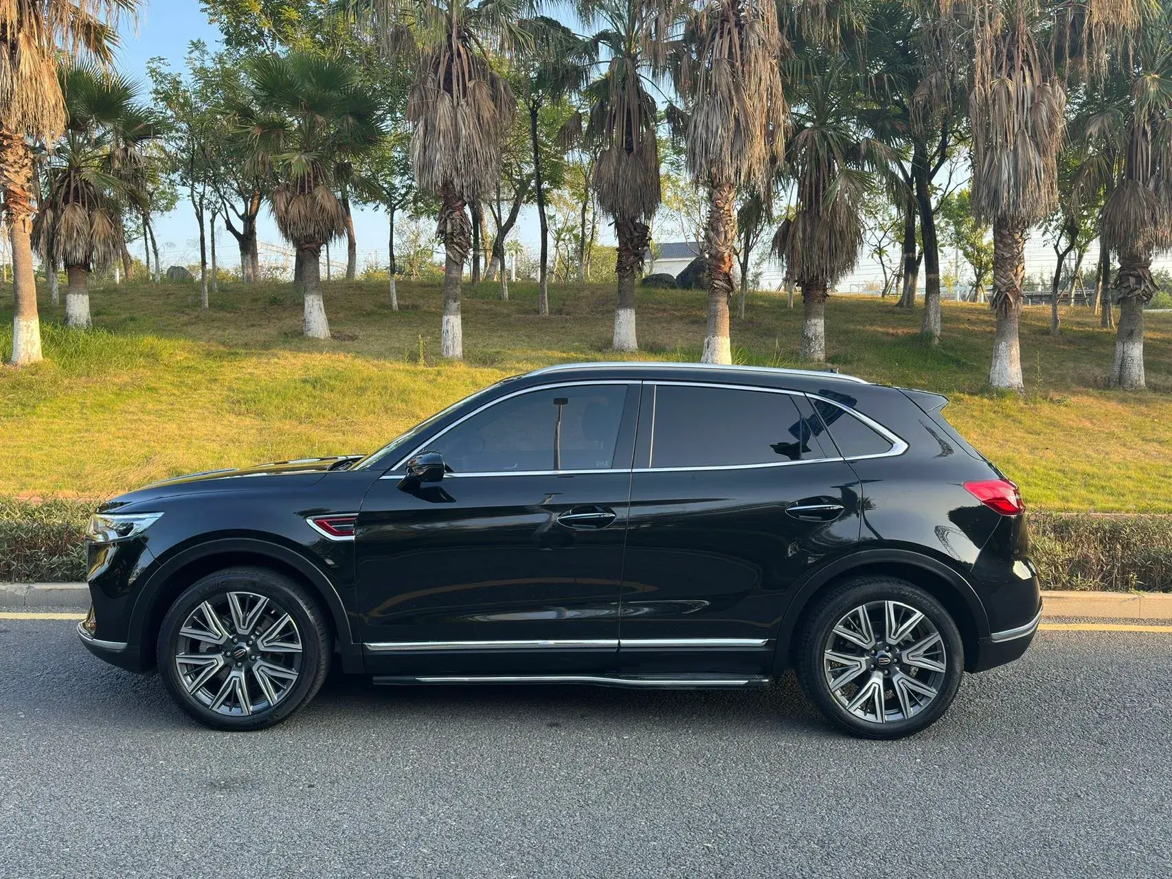 2022 HONGQI HS5 thumbnail 3