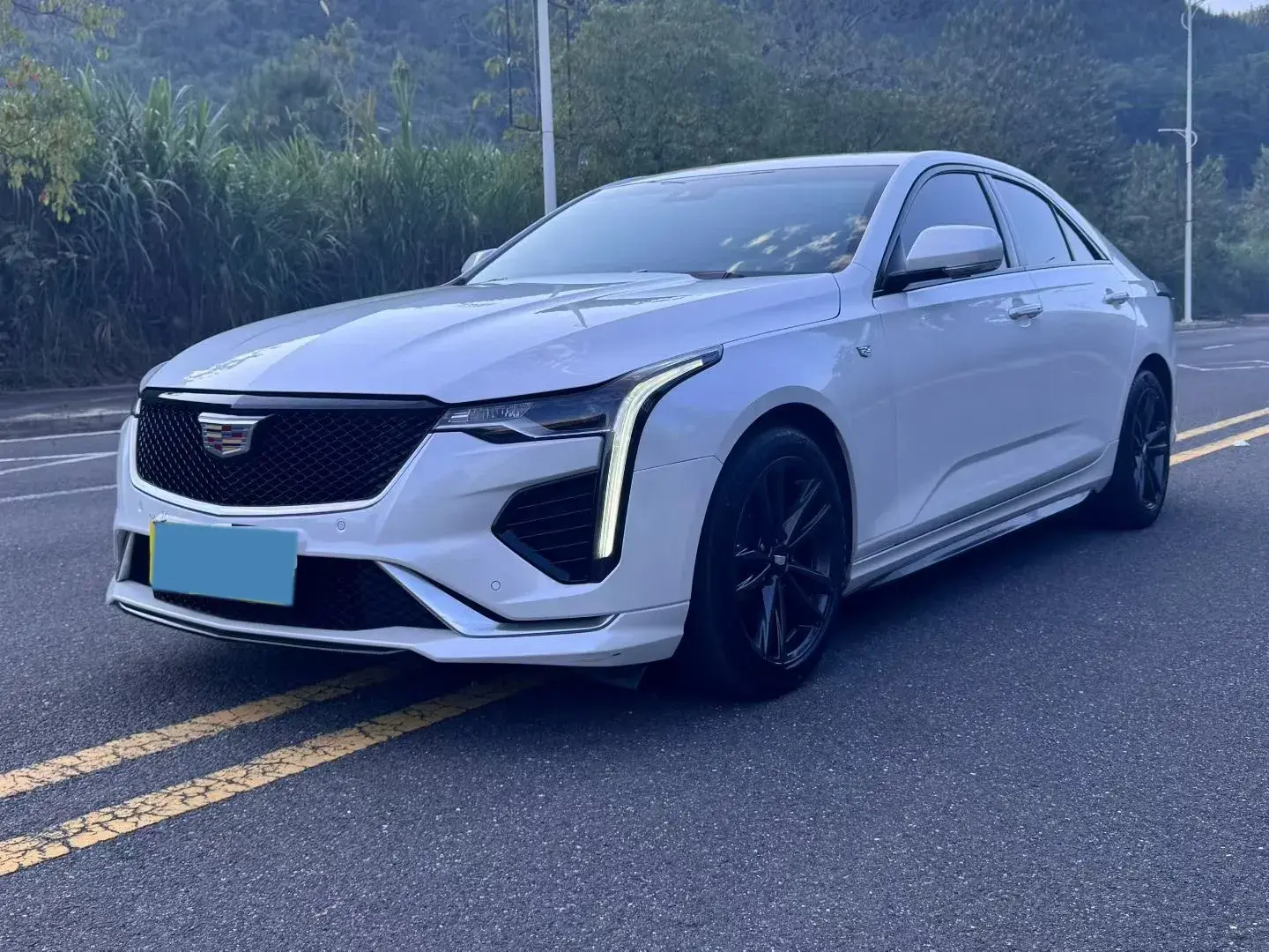 2023 CADILLAC CT4 view 1