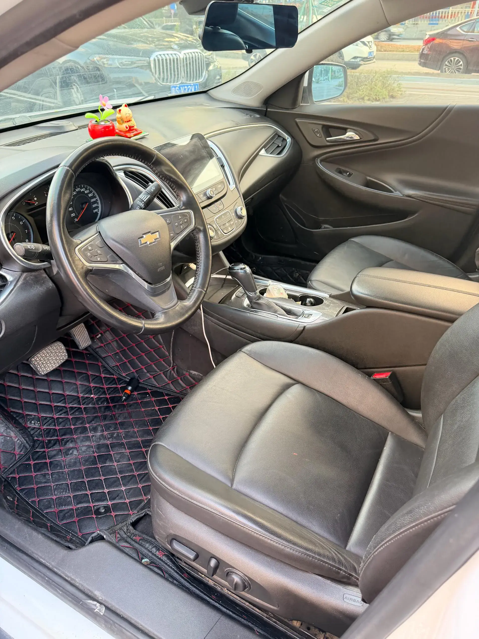 2019 CHEVROLET MALIBU thumbnail 4