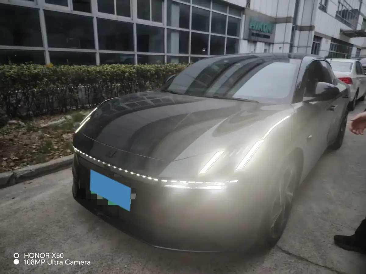 2025 LYNK&CO Z10 BEV 95KWH